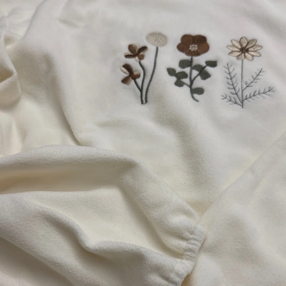 Cream Sweater with Floral Embroidery - Picture 4 of 4